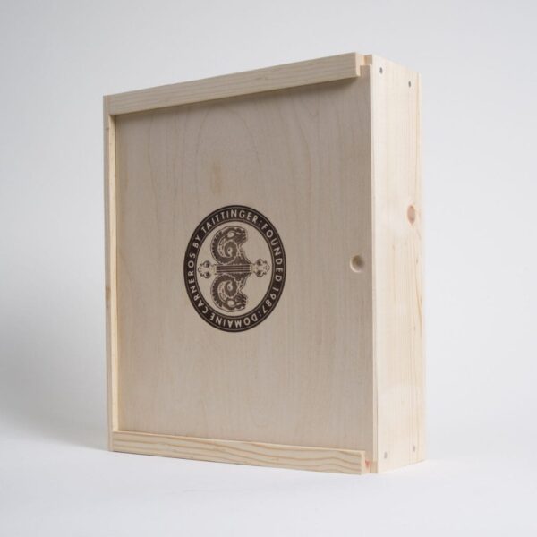 3 Bottles Pinewood box with horizontal sliding lid and fixed wood dividers. USA sourced, FSC Certified Pinewood. Thickness 3/4". Birch plywood Lid . Nails assembly. Printing: One ( 1 color ) silkscreen) or fire branding on Lid INSIDE DIMENSIONS: 13-1/4" L x 10-7/8" W x 3-3/8" H OUTSIDE DIMENSIONS: 14-3/4" L x 11-1/2" W x 4-1/4" H