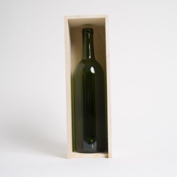 1 Bottle Pinewood box with vertical sliding lid. USA sourced, FSC Certified Pinewood. Thickness 3/4". Birch plywood Lid. Staples assembly. Printing: One (1 color) silkscreen or fire branding on Lid INSIDE DIMENSIONS: 12-1/4"L x 3-3/8" W X 3-3/8" H OUTSIDE DIMENSIONS: 13"L x 4" W x 4-1/4" H