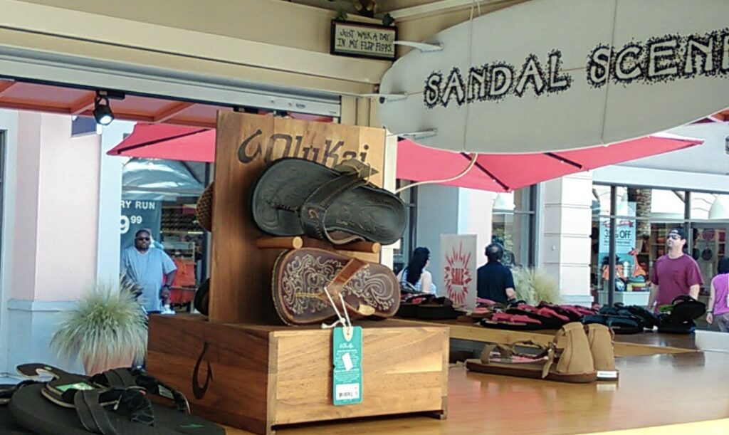 custom retail display for sandals company