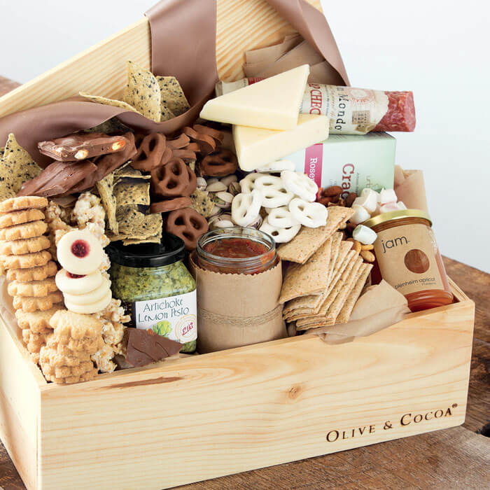 E-commerce woooden packaging for Olive & Cocoa